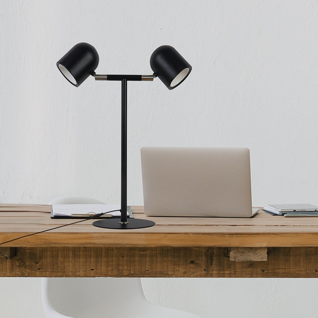 Minimalistisk Skrivebordslampe - Med Base & To lamper - Sort- På rustikt bord
