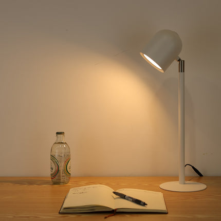 Hvid Klassisk & Minimalistisk Skrivebordslampe - Med Base - Tændt