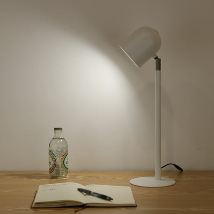 Hvid Klassisk & Minimalistisk Skrivebordslampe - Med Base - Lyser til siden