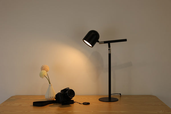 Klassisk & Minimalistisk Skrivebordslampe - Med Base & Transformbar arm - Sort