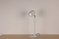 Klassisk & Minimalistisk Skrivebordslampe - Med Base - Hvid