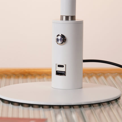 Minimalistisk Skrivebordslampe - Med Base - Hvid- A+C Usb