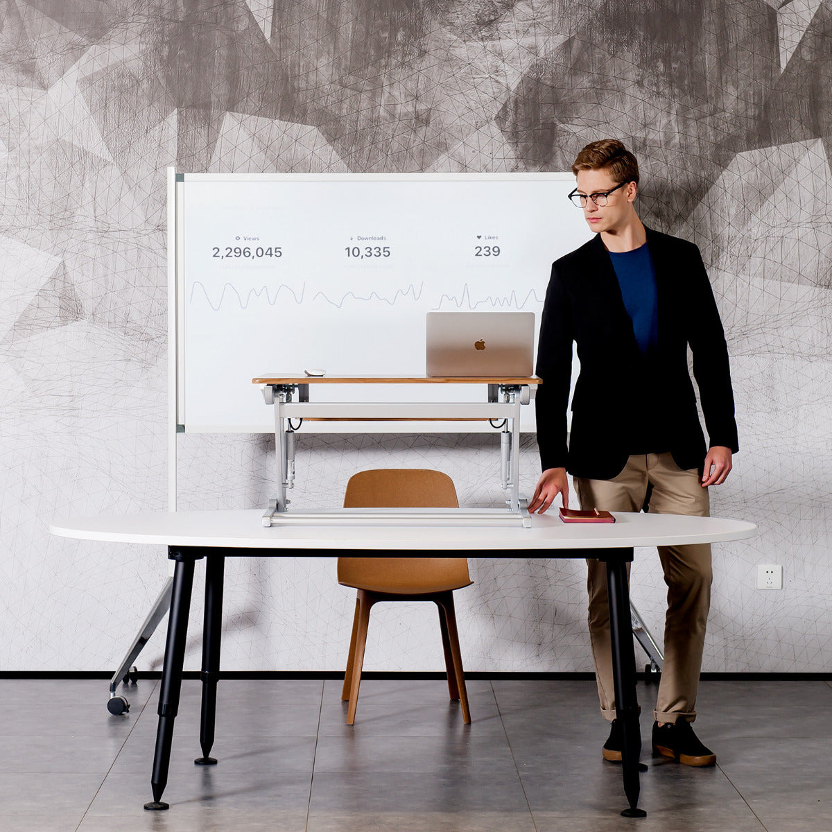 Skærm oppe, tastatur nede — også når du står