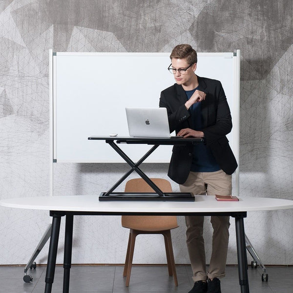 WERGON - Vincent - Justerbar Ergonomisk hæve/sænke Desk Riser til bord/arbejdsplads - Lys bøg