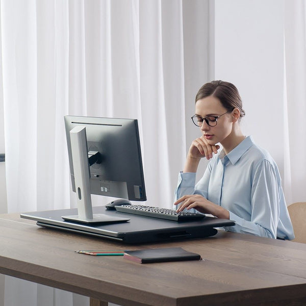 WERGON - Vincent - Justerbar Ergonomisk hæve/sænke Desk Riser til bord/arbejdsplads - Mørk brun